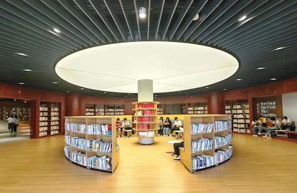 诸侯快讯案例 | “ 阅享空间”，在山海间写诗